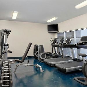Four Points By Sheraton Hotel & Suites Calgary West
